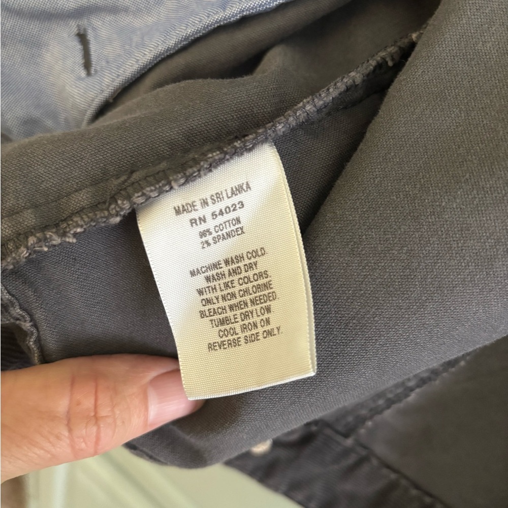 Womans size XL Gap flint gray corduroy button up jacket. 2010 - Picture 8 of 8